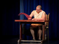 Les Petits Dieux - Comedia Dell ESSEC - 2033
