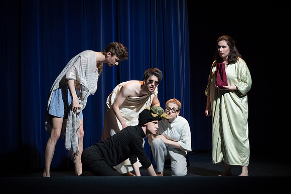 Les Petits Dieux - Comedia Dell ESSEC - 2035