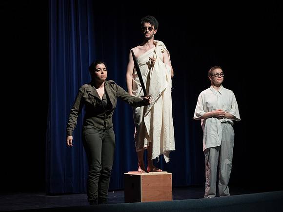 Les Petits Dieux - Comedia Dell ESSEC - 2049