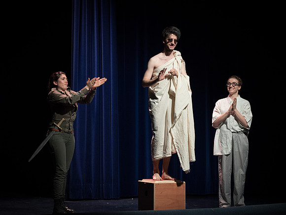 Les Petits Dieux - Comedia Dell ESSEC - 2050