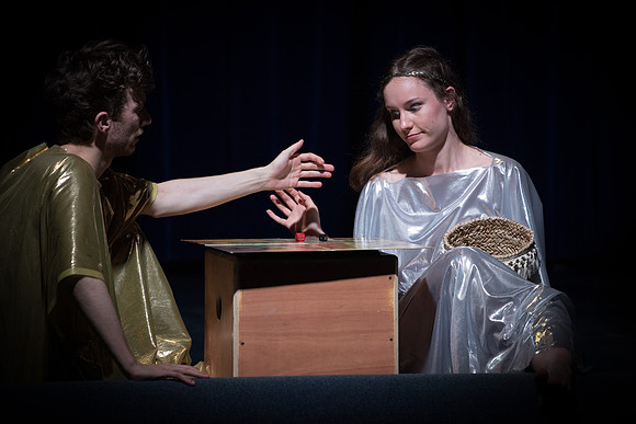 Les Petits Dieux - Comedia Dell ESSEC - 2061