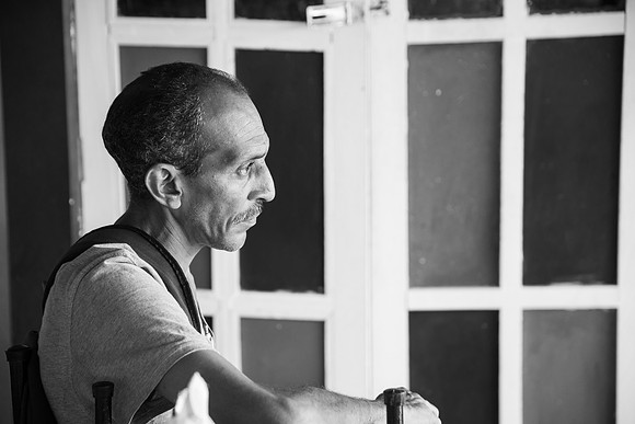 Pensive in Cuba  •  Pensif à Cuba
